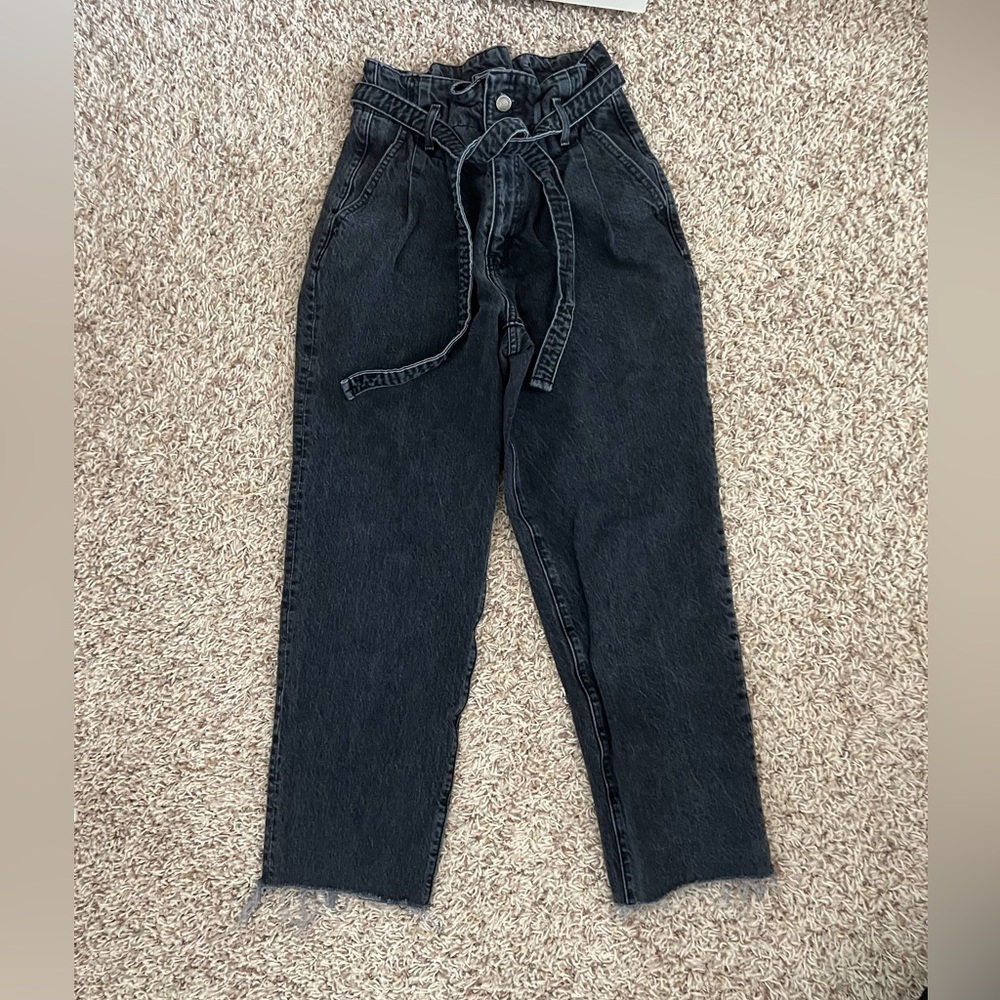 Abercrombie The Mom Fit Jeans with Paper Bag Waist and Belt and a Cropped Ankle